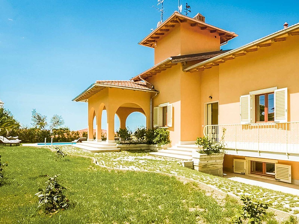 Villa Massarosa Lucca